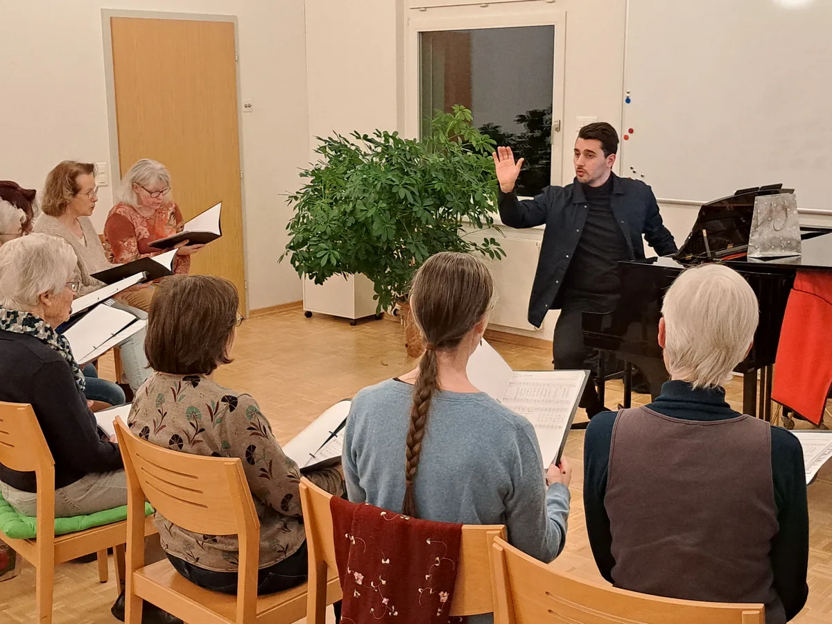 João Martins und Chor im Kirchgemeindehaus Kollbrunn
